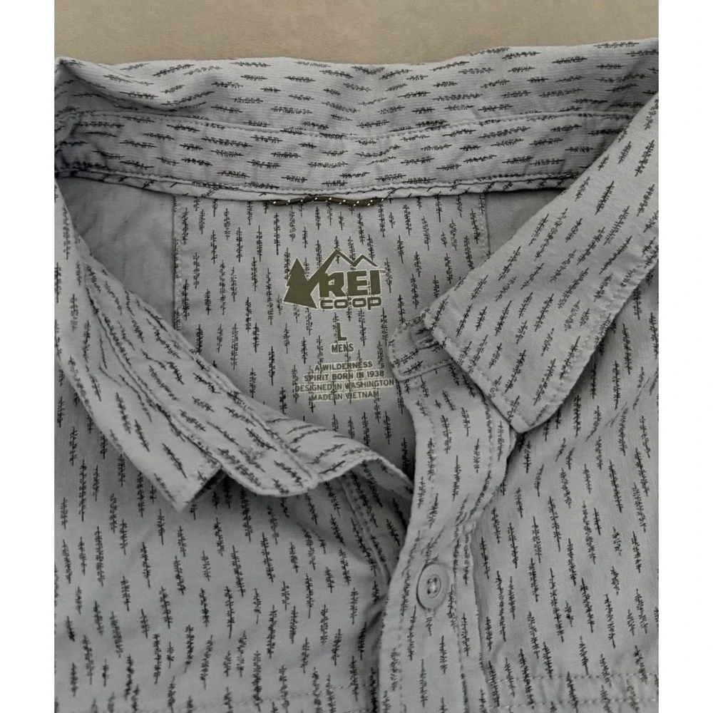 REI Co-op Shirt Mens‎ Large Blue Vented Performance Button Up Abstract Stretch